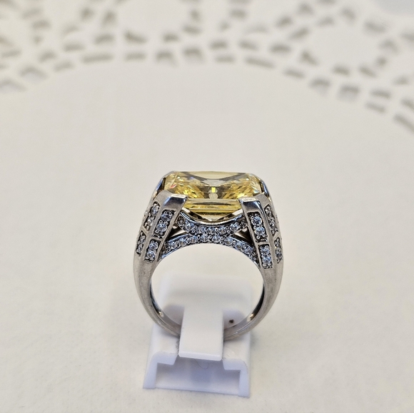 Rare Victoria Wieck Yellow Sapphire & Diamond Simulant Sterling Silver Sz 7! - Picture 6 of 11